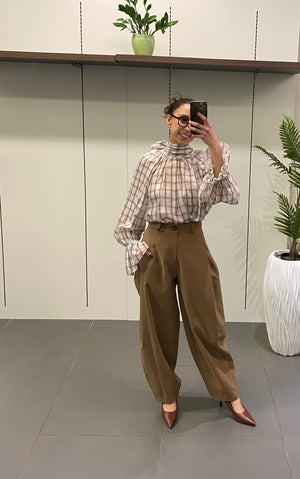 Pantalone ovetto con pences