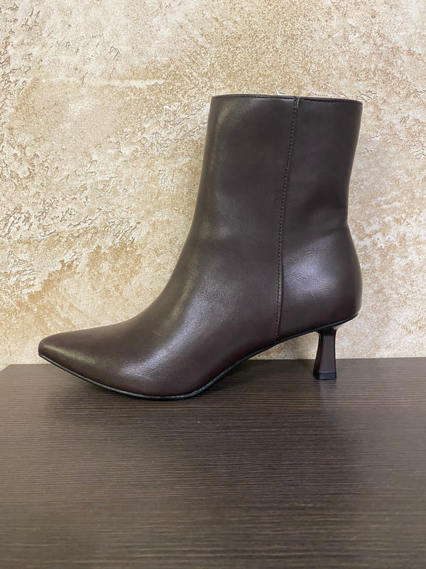 STIVALETTO CON TACCO marrone