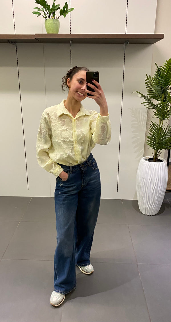 CAMICIA VELATA CON FIORI