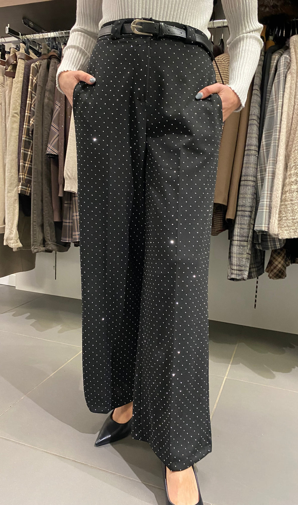 PANTALONE CON STRASS