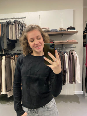 MAGLIONCINO CON LAVORAZIONE