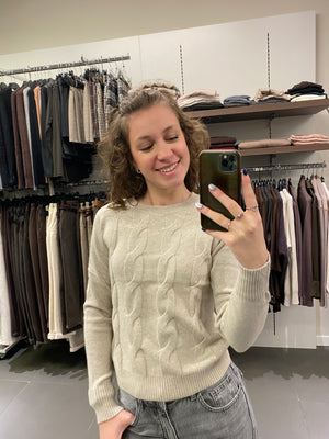 MAGLIONCINO CON LAVORAZIONE