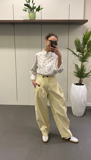 Pantalone ovetto con pences