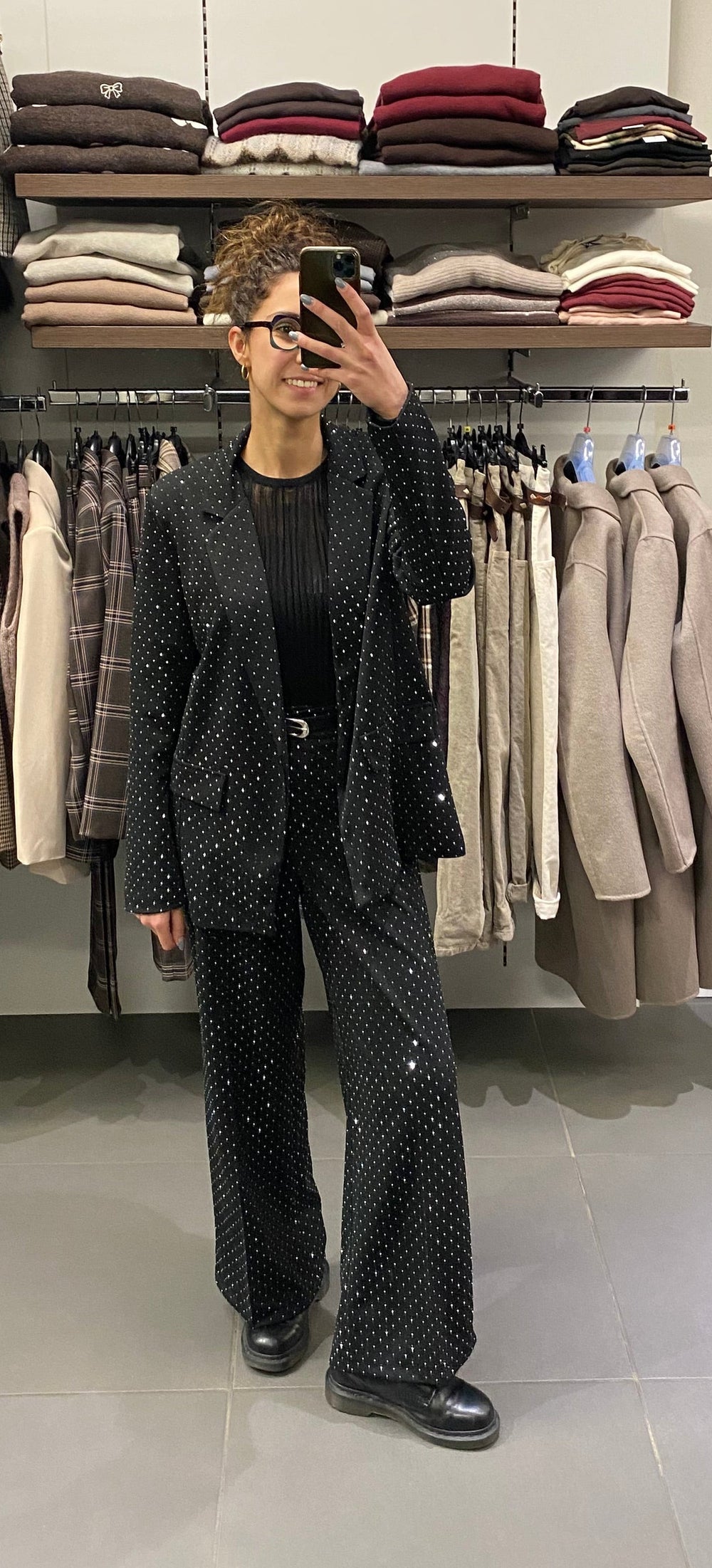 PANTALONE CON STRASS