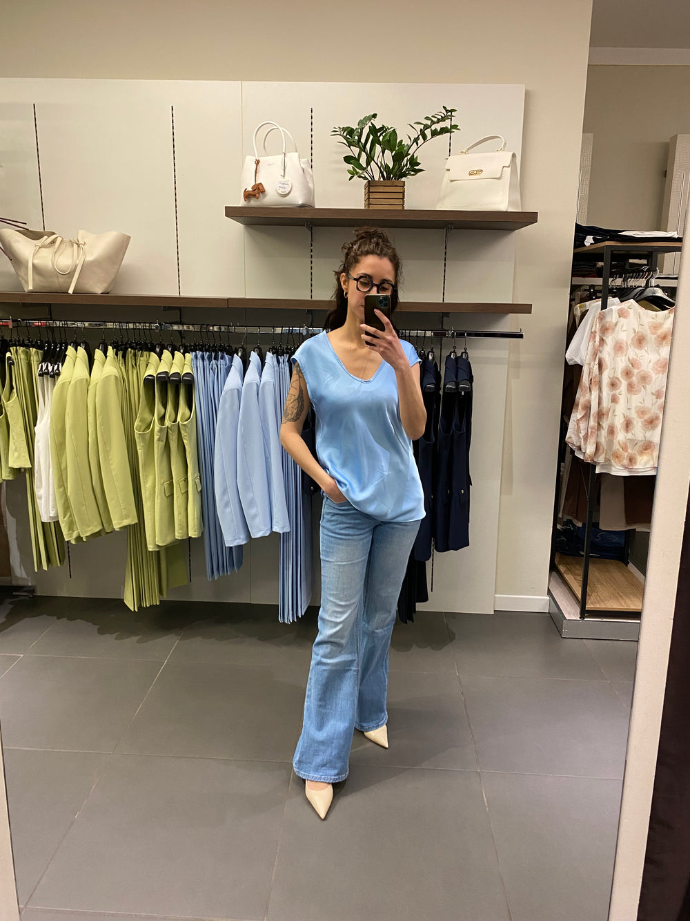 T-shirt SATIN azzurra