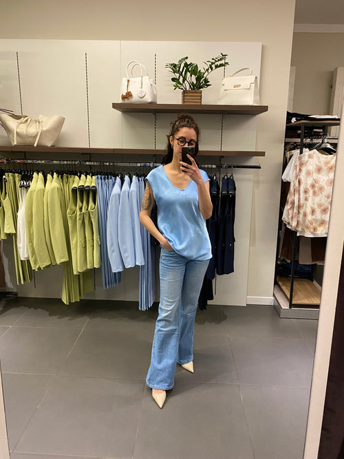 T-shirt SATIN azzurra