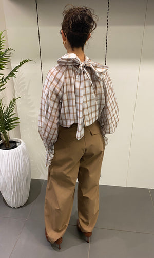 Pantalone ovetto con pences