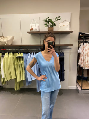 T-shirt SATIN azzurra