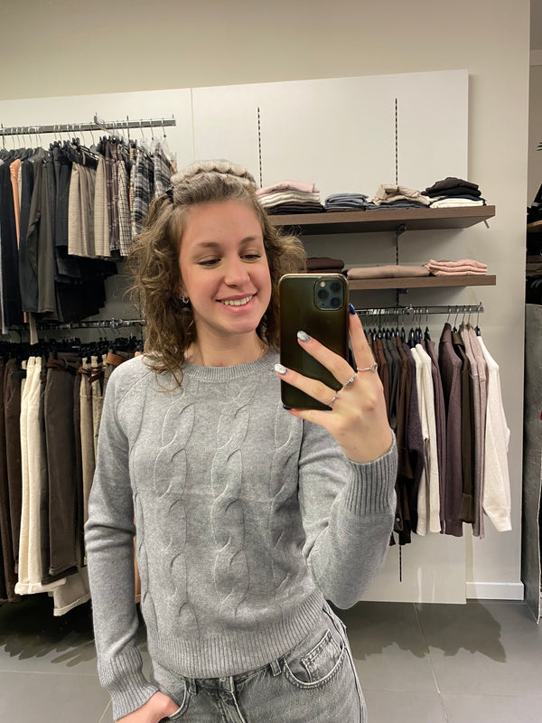 MAGLIONCINO CON LAVORAZIONE