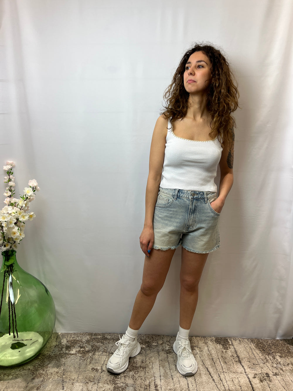 TOP SCOLLO QUADRATO