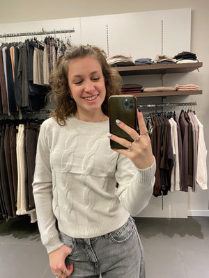 MAGLIONCINO CON LAVORAZIONE