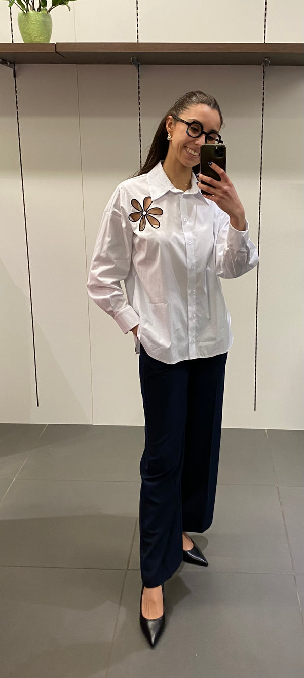 CAMICIA CON RICAMO FIORE