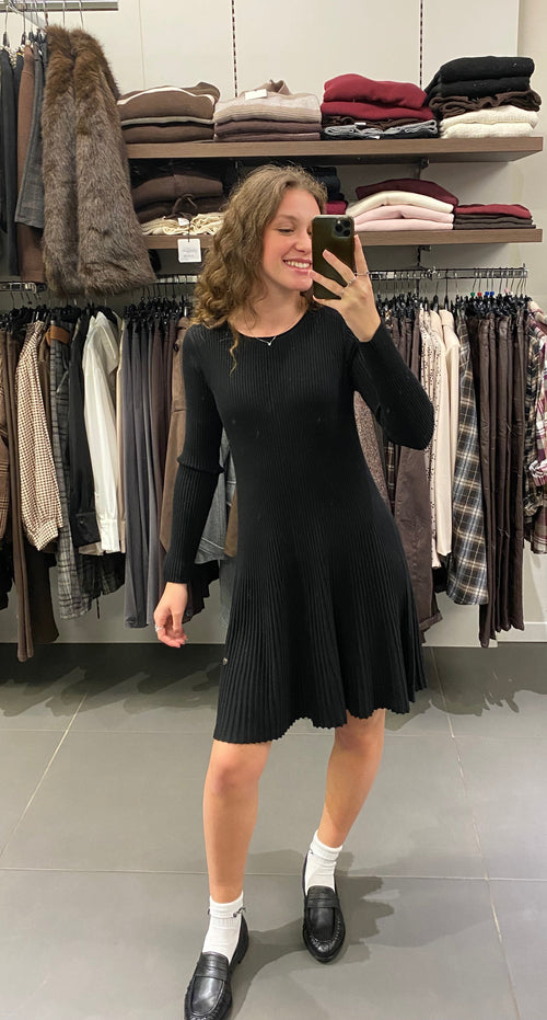 ABITO SVASATO A COSTINA