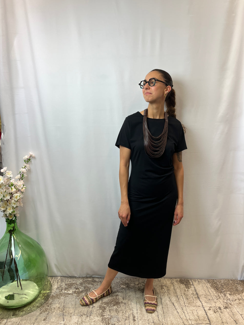 ABITO LUNGO CON COLLANA