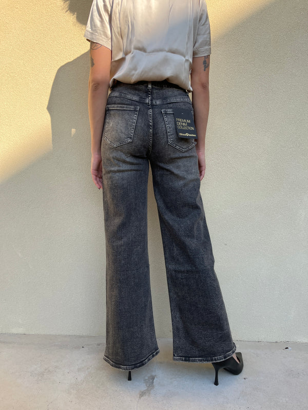 JEANS A PALAZZO SABBIATO