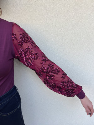 MAGLIA con manica ricamo