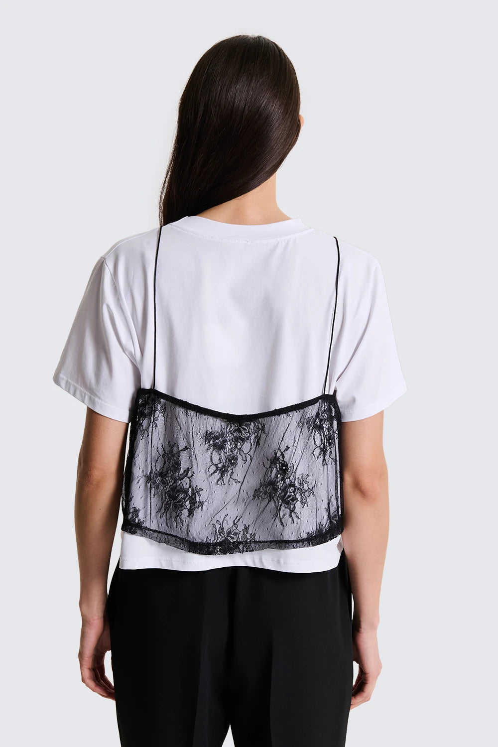 T-shirt bianca con CANOTTA IN PIZZO